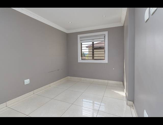 3 BEDROOM CLUSTER TO LET IN KYALAMI HILLS